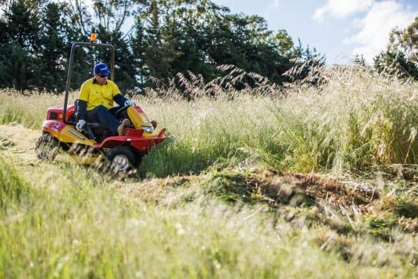 Ride on Mowers Razorbacks CMX2106 Garden Machinery